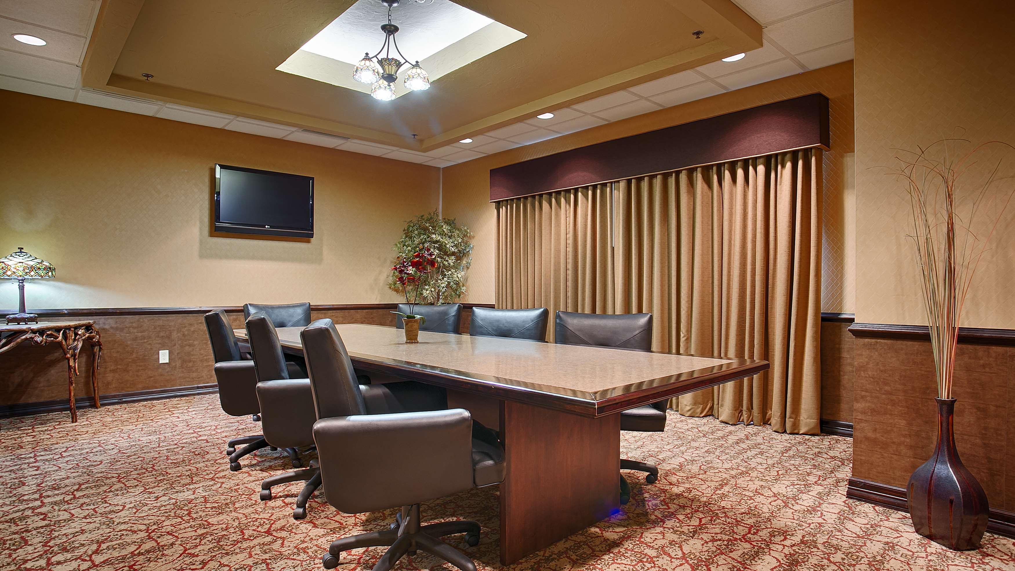 Best Western Plus Cimarron Hotel & Suites Stillwater Esterno foto